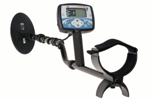 X-TERRA-705-Gold-Pack-Metal-Detector-LHS